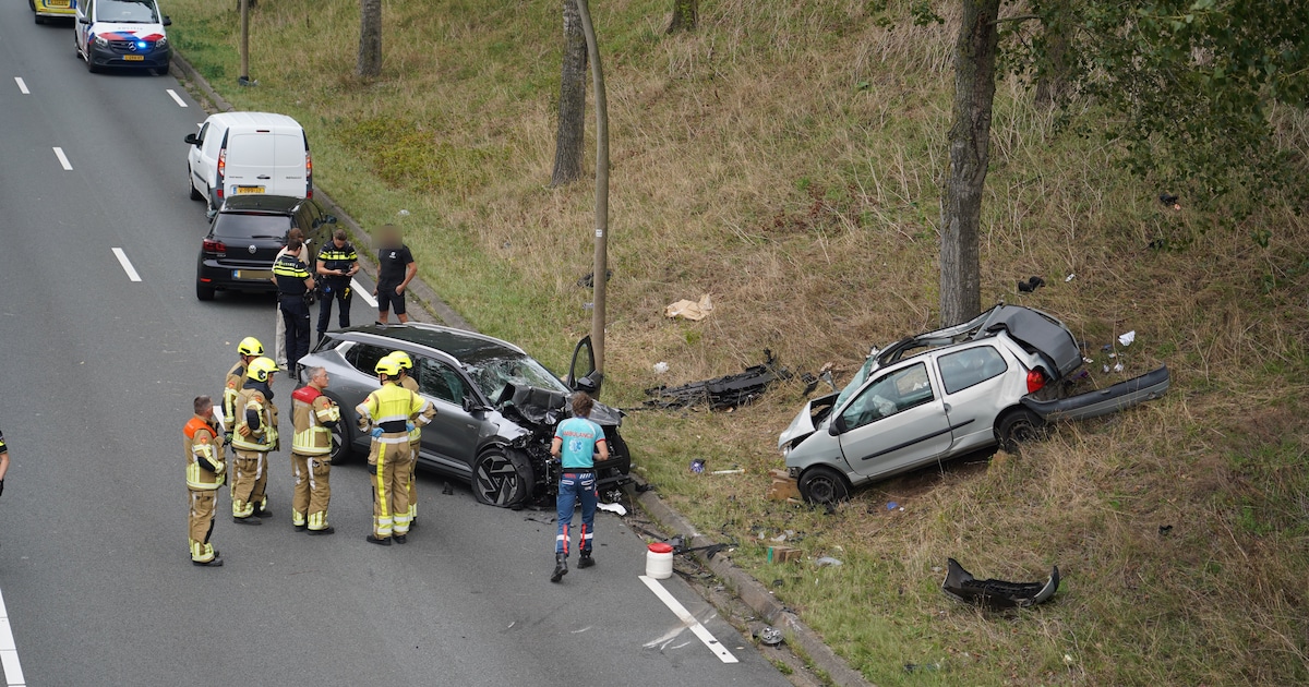 Twee bestuurders gewond bij ernstig ongeval op Prins Mauritssingel in Nijmegen