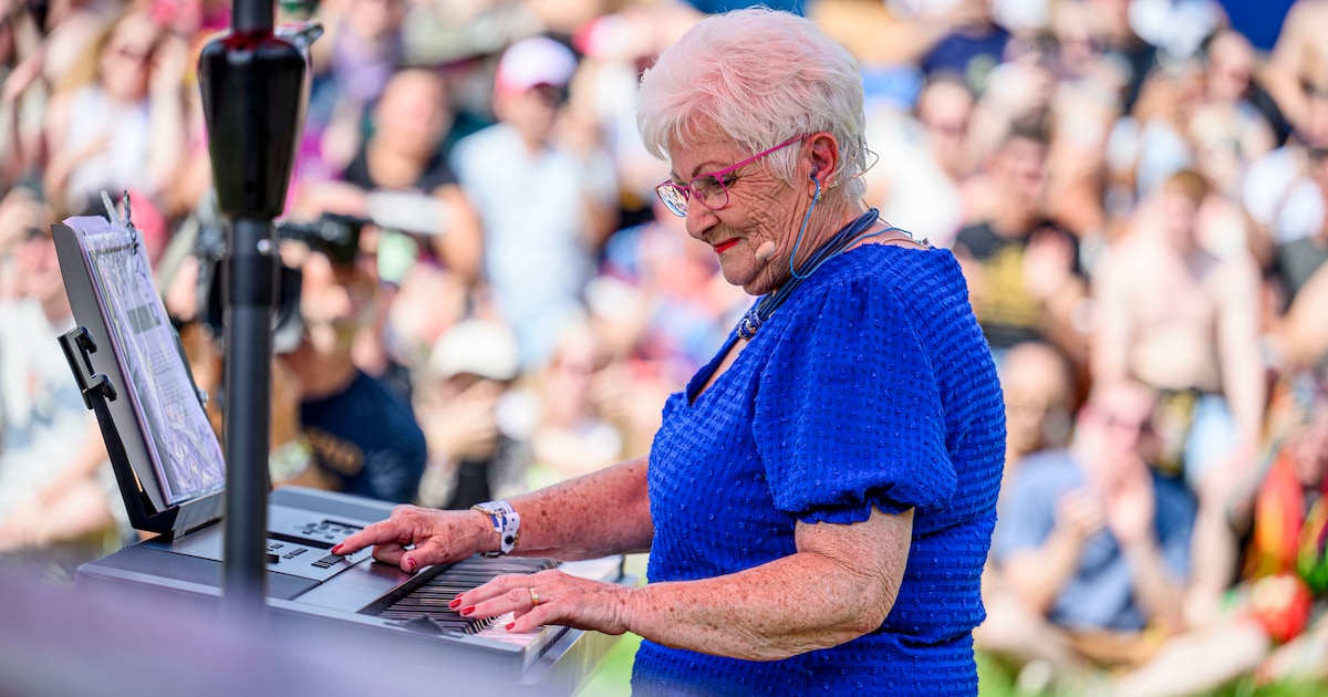 Orgel Joke opent Vierdaagsefeesten op Waalkade: ‘Het is daar altijd erg druk, begreep ik’