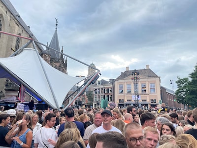 Enorme drukte bij Muziekfeest op het Plein in Zwolle: alle ingangen gesloten