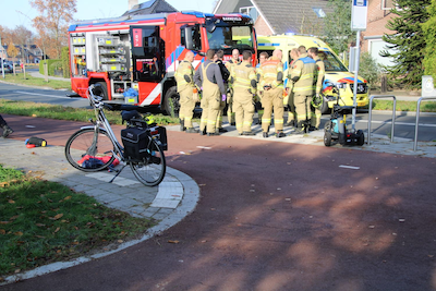 Fietser botst met scootmobiel op fietspad in Barneveld: traumahelikopter opgeroepen