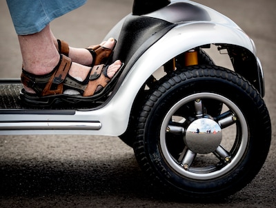 Nijkerk geeft subsidie voor collectieve scootmobielstallingen
