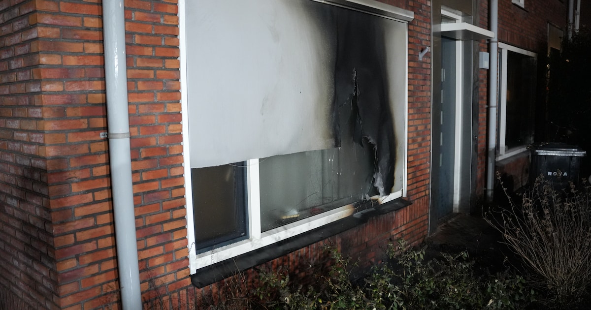 Containerbrand slaat over naar raamkozijn in Raalte, bewoners met de schrik vrij