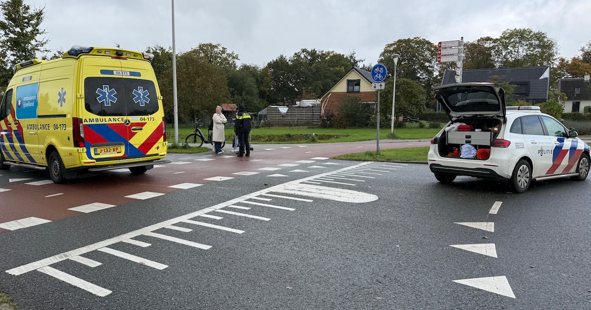 Automobilist rijdt door na aanrijding met fietser in Raalte