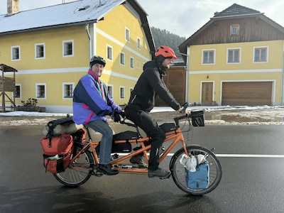 Martijn fietst 7000 kilometer van Creil naar Tadzjikistan: ‘Biedt de man plots zijn jagershut aan’
