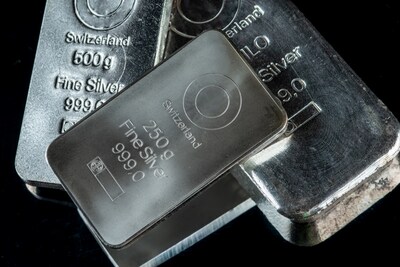 Prijs zilver door het dak en einde stijging nog niet in zicht: ‘Spotgoedkoop ten opzichte van goud’