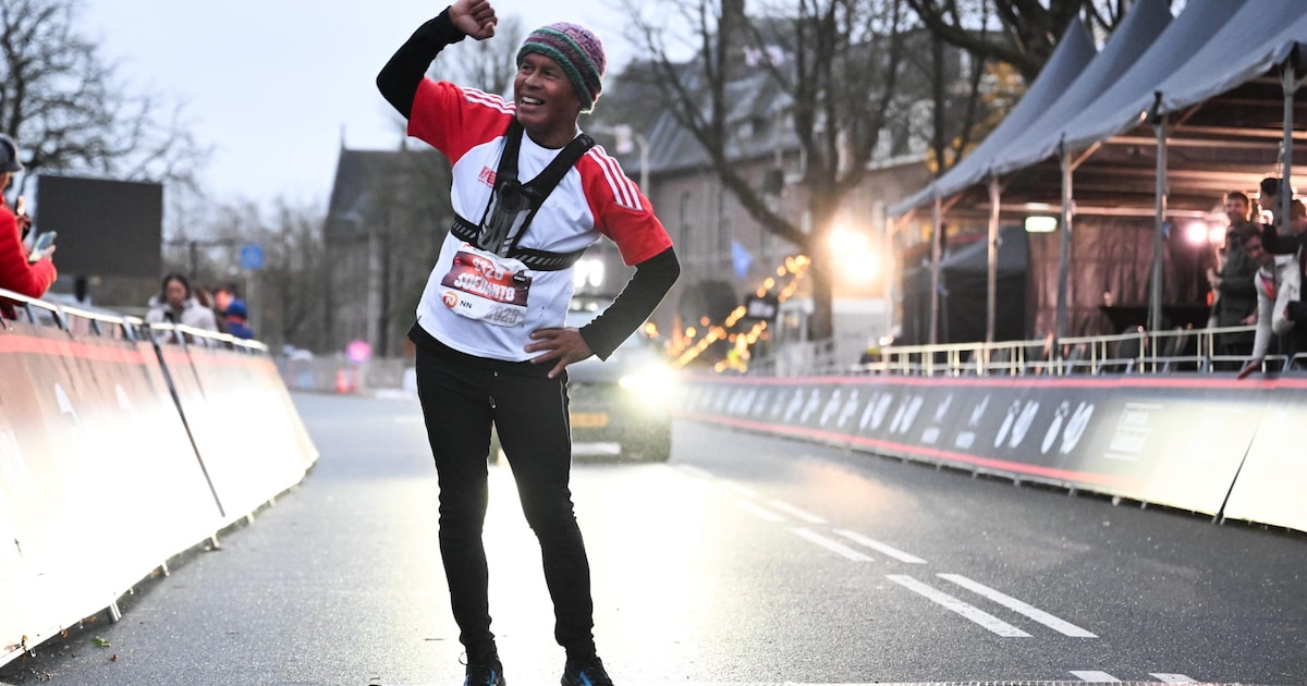 LIVE Zevenheuvelenloop 2025 | Soedarto als laatste over finish • Verkeer Keizer Karelplein loopt vas