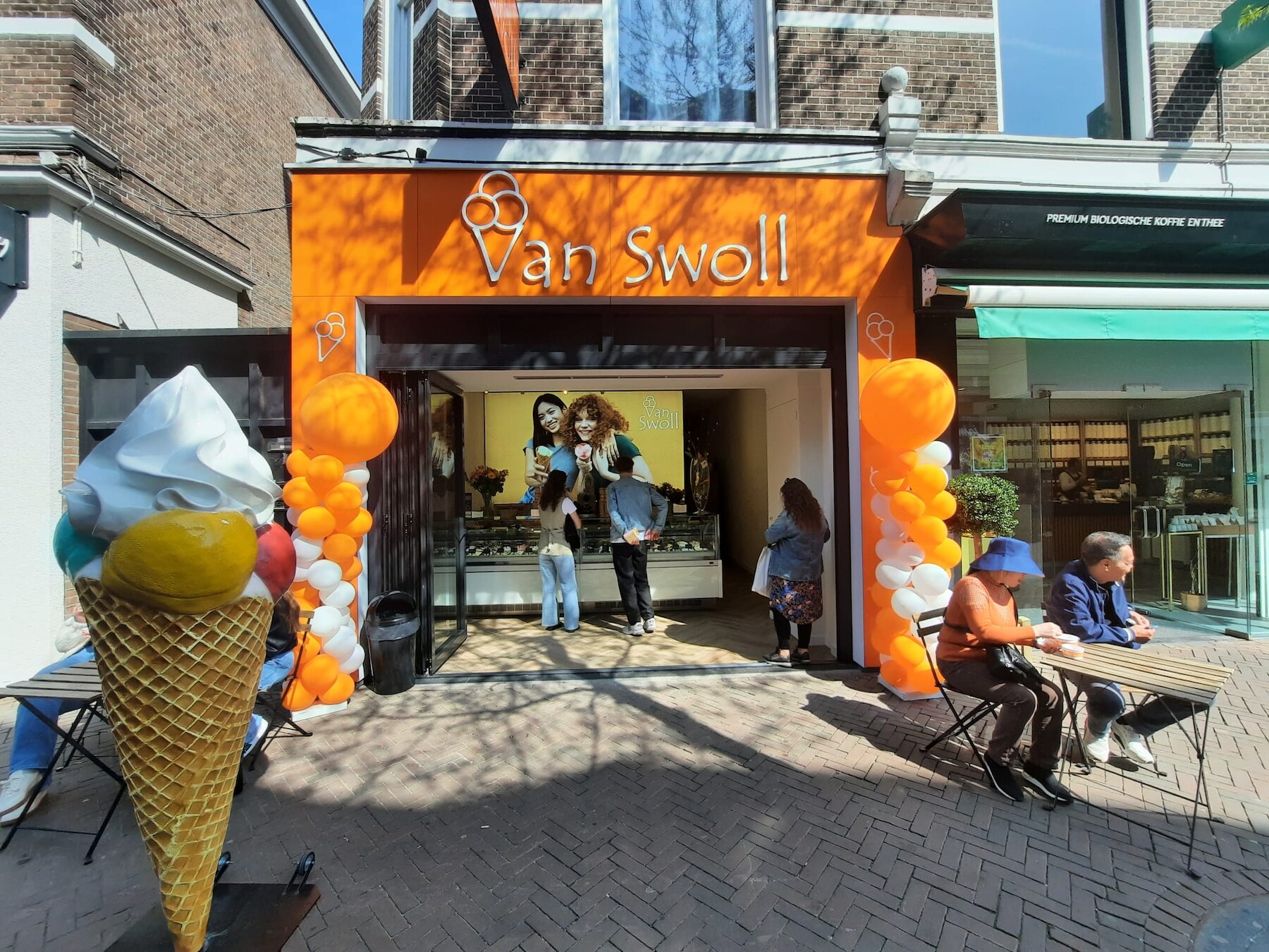 Verse stroopwafels straks te koop bij Van Swoll Hoofdstraat