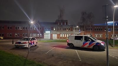 Een man met schotwonden wordt ‘gedropt’ bij de huisarts: dit moet je daar over weten