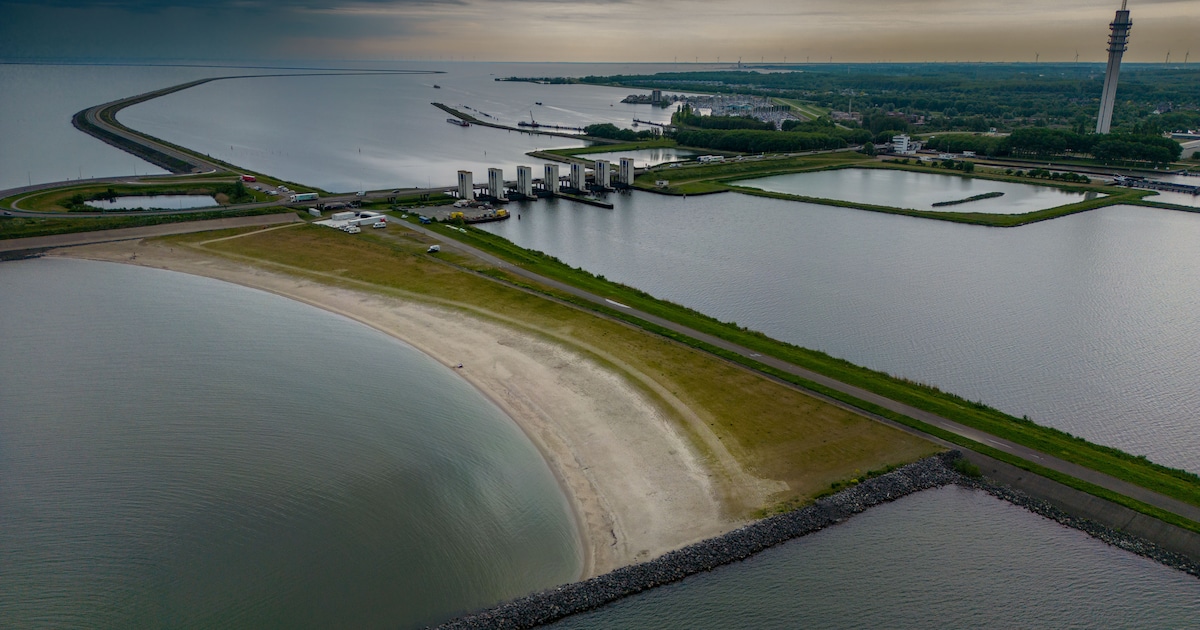 Bruggen in slechte staat: zwaar verkeer mag vanaf najaar niet meer over dijk tussen Lelystad en Enkh