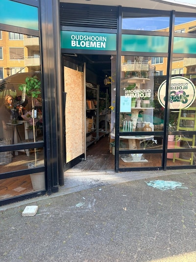 Gabor wordt in Spanje gebeld over inbraak: valentijns- en moederdagkaarten door zijn bloemenzaak ges