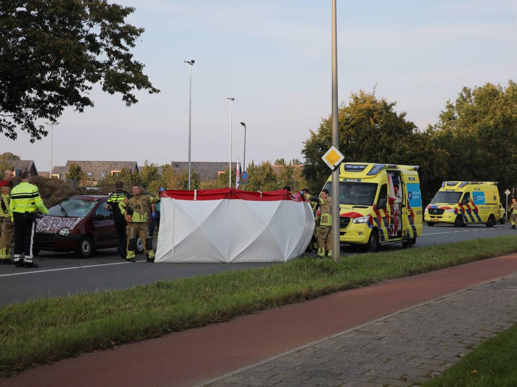 Voetganger (81) overleden na aanrijding met auto in Deventer