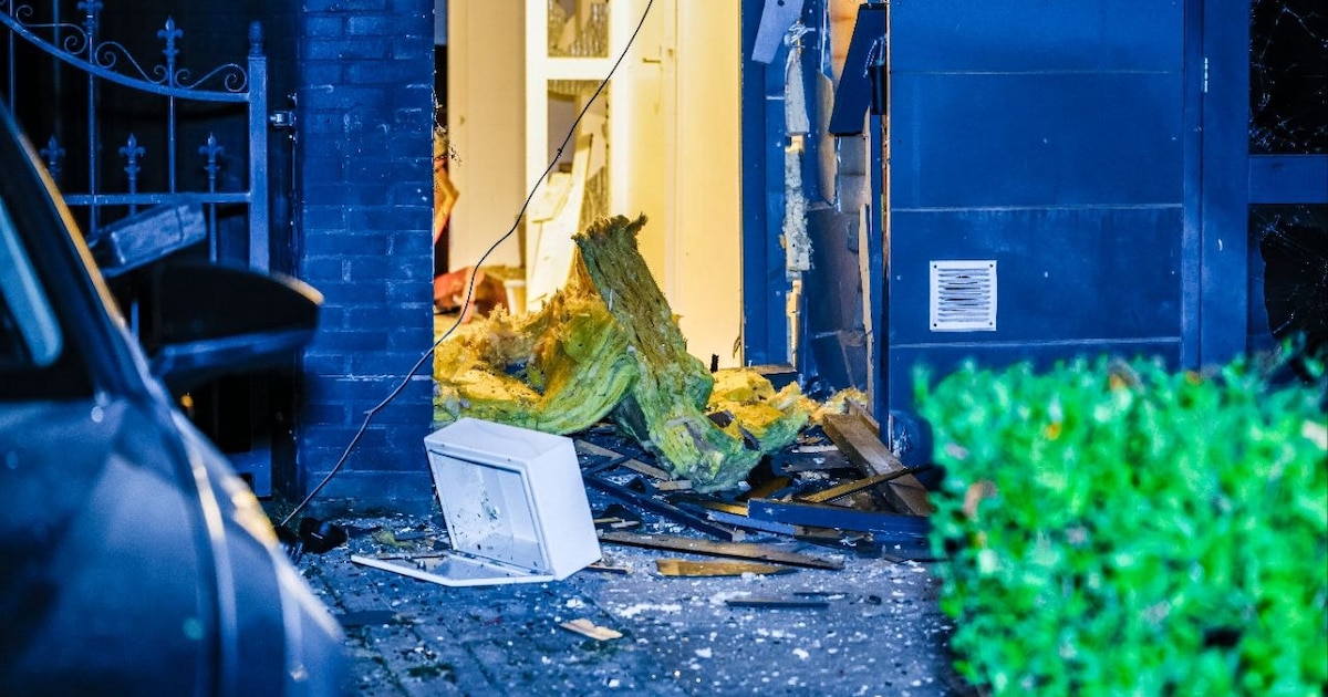 Explosie bij woning aan Vassebrink, knal in groot deel van Enschede te horen
