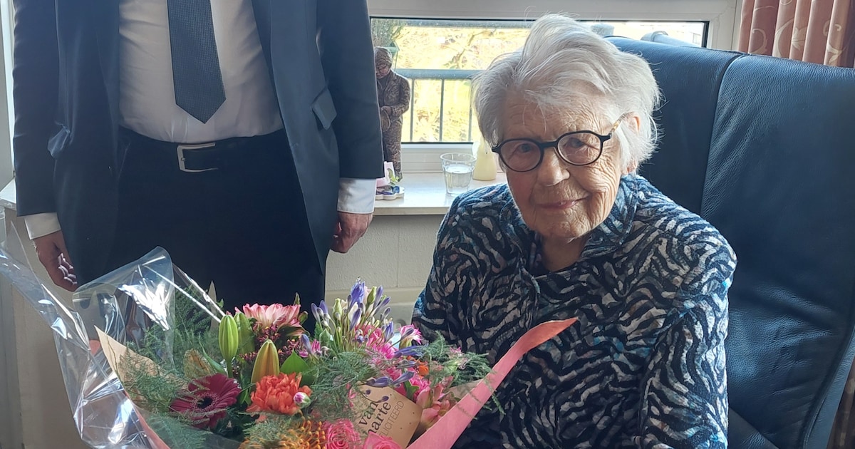 Trijntje (107) was de oudste van Overijssel en genoot tot het einde van rosé en bitterballen