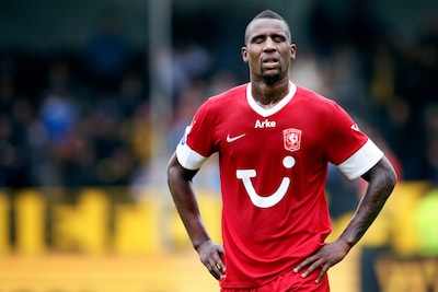 القبض على لاعب كرة القدم السابق دوغلاس بتهمة العنف الأسري