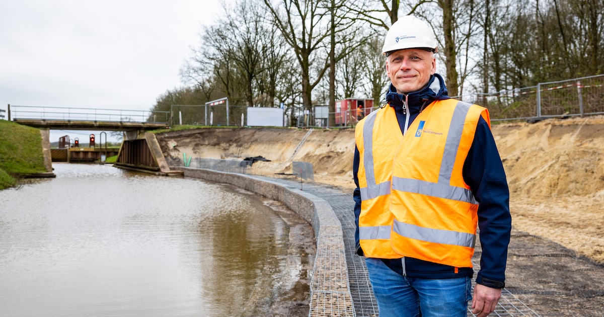 Dankzij Rob (54) stort de oever van de sluis Junne niet meer in: ‘Bijzonder project in de regio’