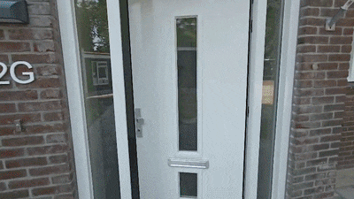 140 jaar was dit een basisschool, nu wonen Jelal (22), Pascal (30) en Lisette (62) er: ‘Zo’n leuk pr