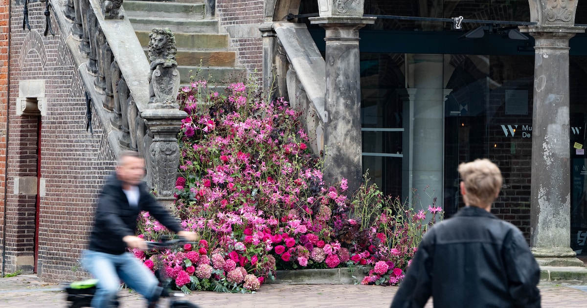 Deventer Waag opgefleurd na Prinsjesdag (en iedereen mag een bloem meenemen)