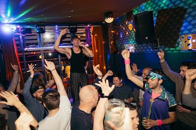 Uurtje minder, maximaal genieten: in bijna 20 Zwolse horecazaken treden bands en dj’s op