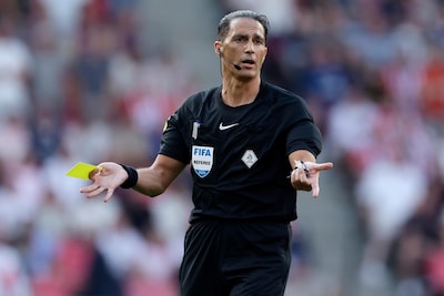 Scheidsrechter Serdar Gözübüyük vertelt over zijn carrière in Nijverdal