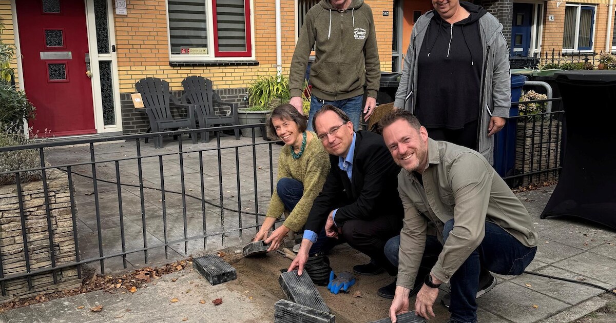 Proef met kabelgoottegels voor elektrisch opladen van start in Almere ...