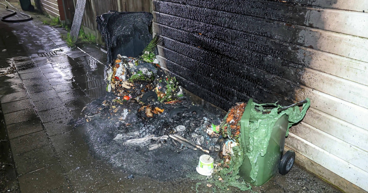 Opnieuw kliko’s in brand in steeg in Tollebeek, politie vermoedt brandstichting