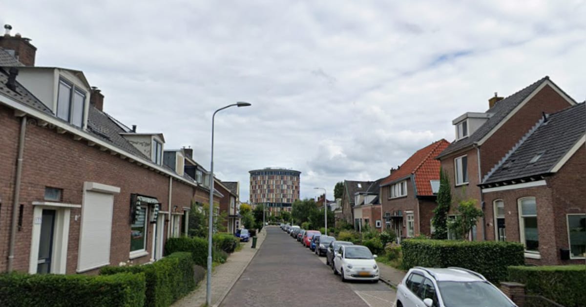 Burgemeester Zutphen sluit woning na eerdere vondst wapens en drugs, man aangehouden