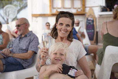 Merle (43) leeft 15 jaar met hersentumor, trouwt en wordt moeder: ‘Ze koos voor het leven’