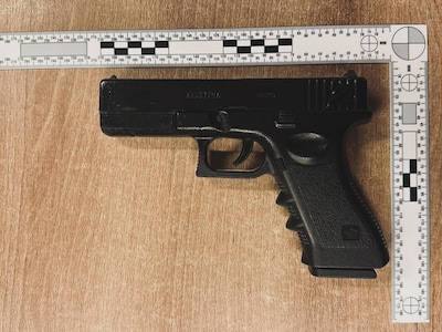 Jongen richt nepwapen op mensen in binnenstad van Deventer: ‘Dit nemen we zeer serieus’