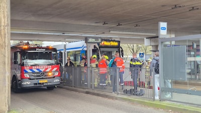 Voetganger aangereden door tram op de Plesmanlaan in Amsterdam