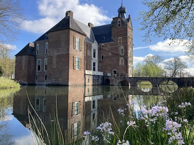 Lentespeurtocht door kasteelpark voor jonge ontdekkers
