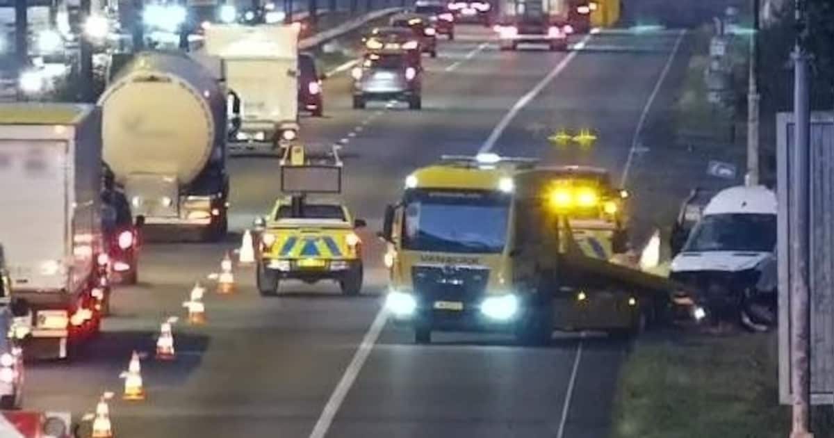 Verkeer van Apeldoorn naar Arnhem weer op gang na ongeluk op de A50