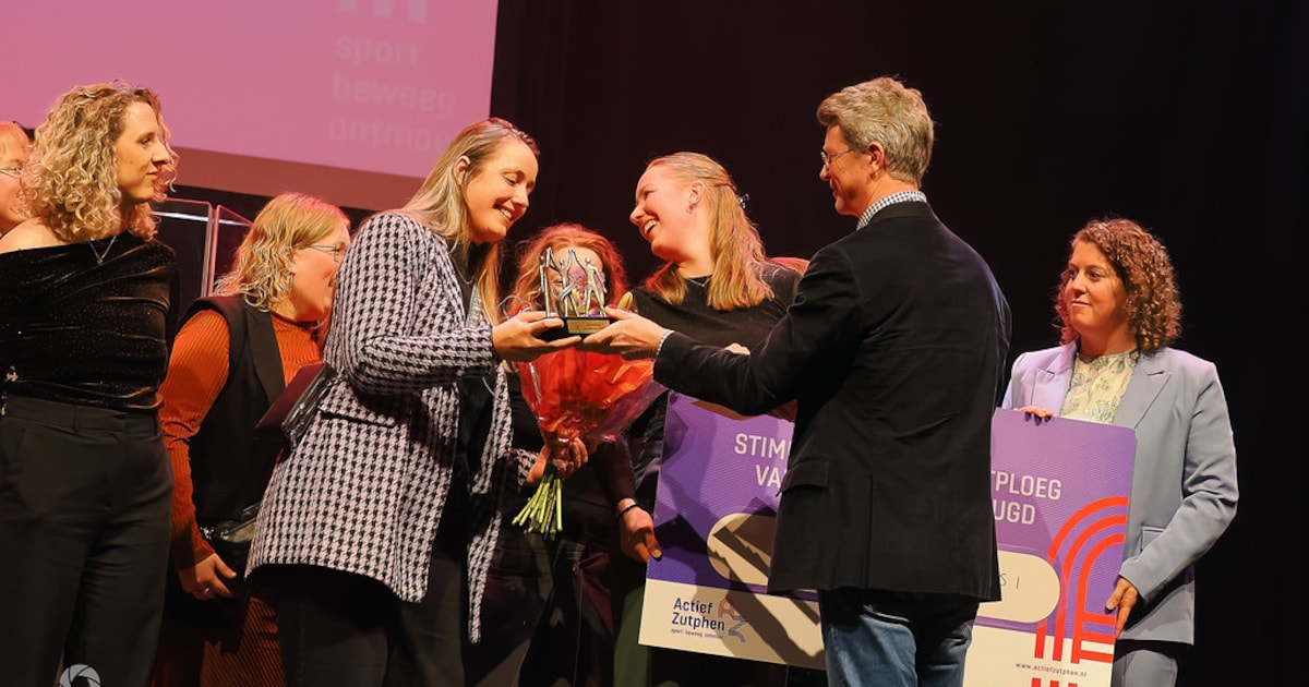 Voetbalster Kee Hubert en dames IJsselmeeuwen grote winnaars bij Zutphens sportgala