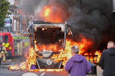 Protesten laaien op na gruwelijke beelden uit Belfast: man (