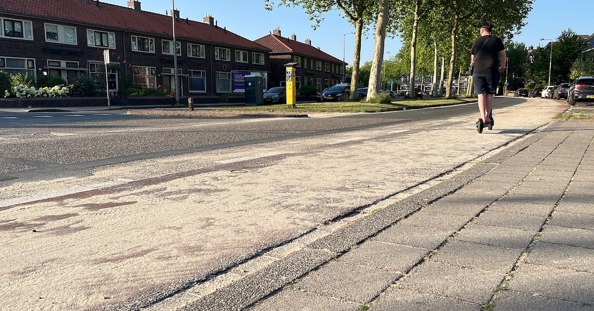 Zand en kalk op de Enschedese wegen, slipgevaar door smeltend asfalt