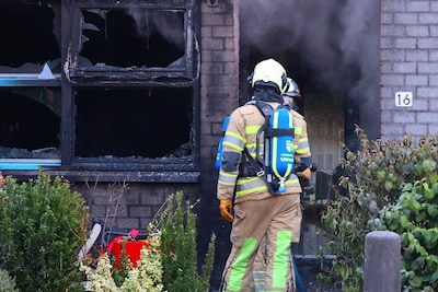 Uitslaande brand na explosie bij woning aan de Soerendonk in Amersfoort