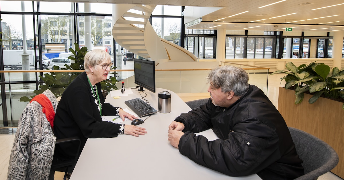 Ambtenaren in Apeldoorn geven signaal af: er kan niet veel meer bij