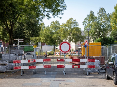 Werkzaamheden aan de Weerselosestraat zorgen voor vragen bij buurtbewoners