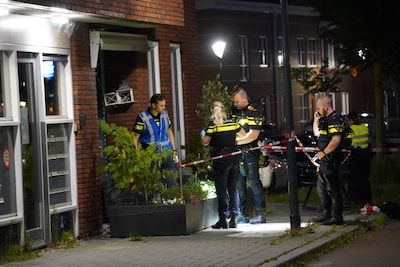 Explosie bij huis in Deventer: verdachte vlucht op scooter