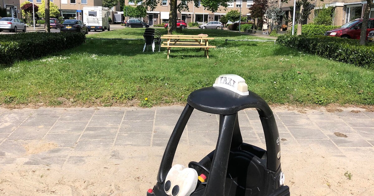 Grasveldje als huiskamer van het burengebeuren
