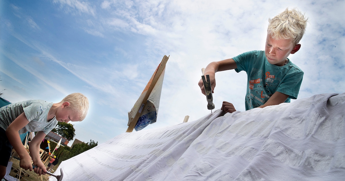 Hutten bouwen en spelletjes spelen in laatste weken van de vakantie in Brummen