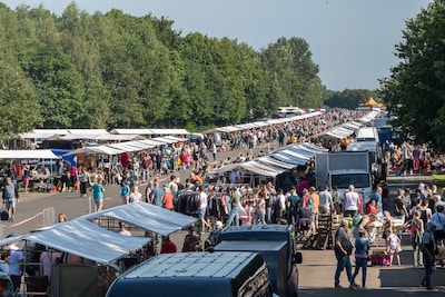 Dit weekend in Enschede: racen op het Van Heekplein, een zomerfair en de langste vlooienmarkt