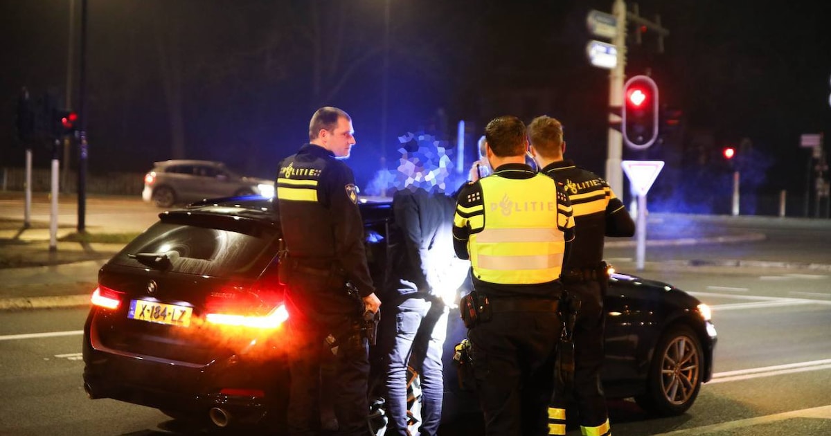 Scooterrijder negeert stopteken en tijdens aanhouding blijkt waarom