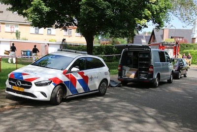 Man (48) onder bloed bewusteloos gevonden bij garagebox in Apeldoorn