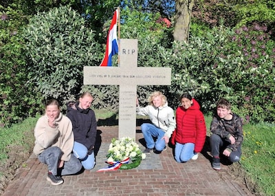 Leerlingen van De Floreant herdenken geallieerde vliegers