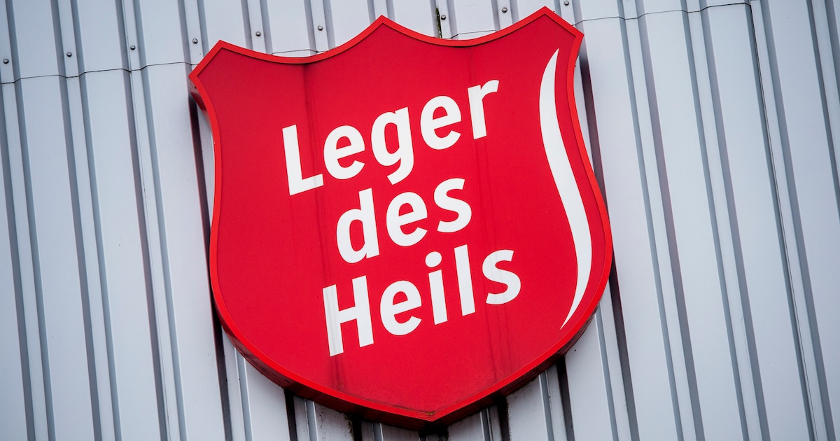 Stadsoorkonde voor het jubilerende Leger des Heils Amersfoort