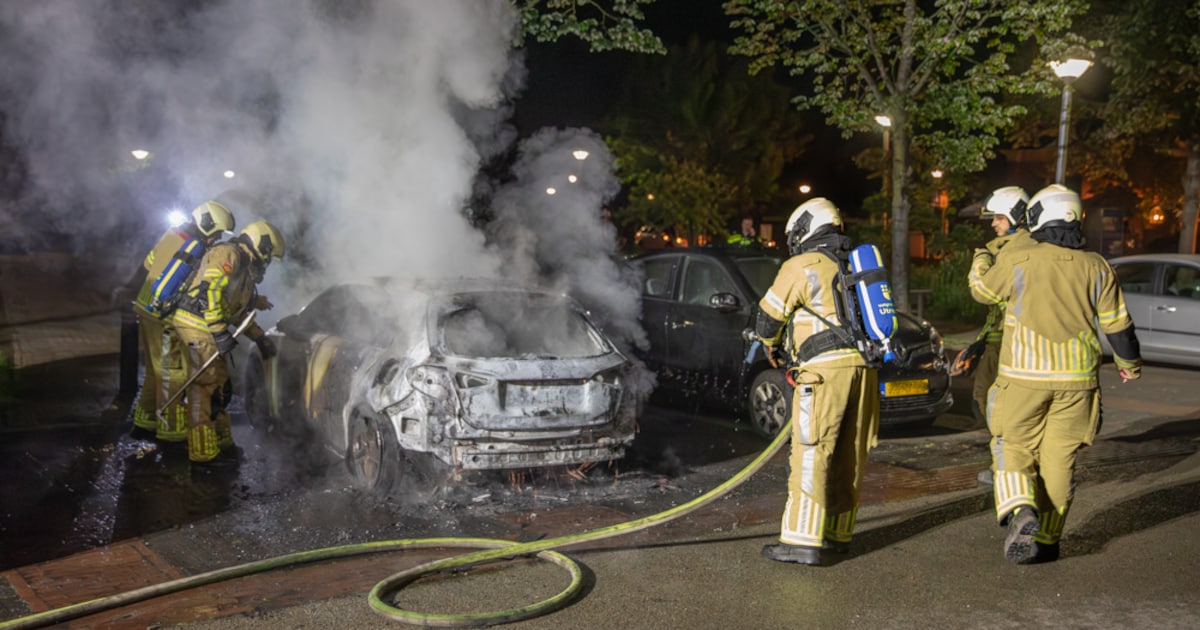 Opnieuw voertuigen in brand in Eemnes