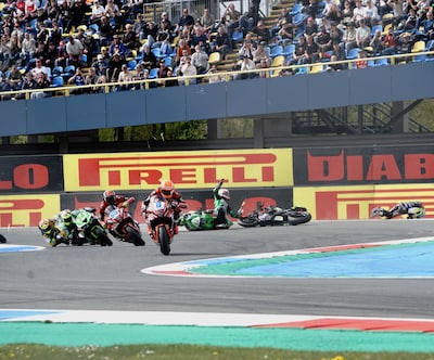 Jeffrey Buis schittert in Assen, maar Loris Veneman baalt na pechweekend