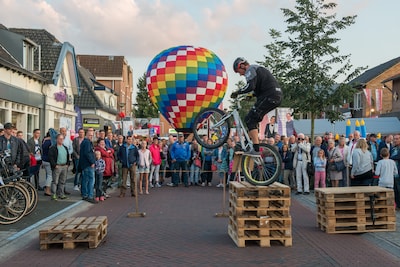 Nacht van Nunspeet komt er weer aan: bezoekers gevraagd in stijl te komen