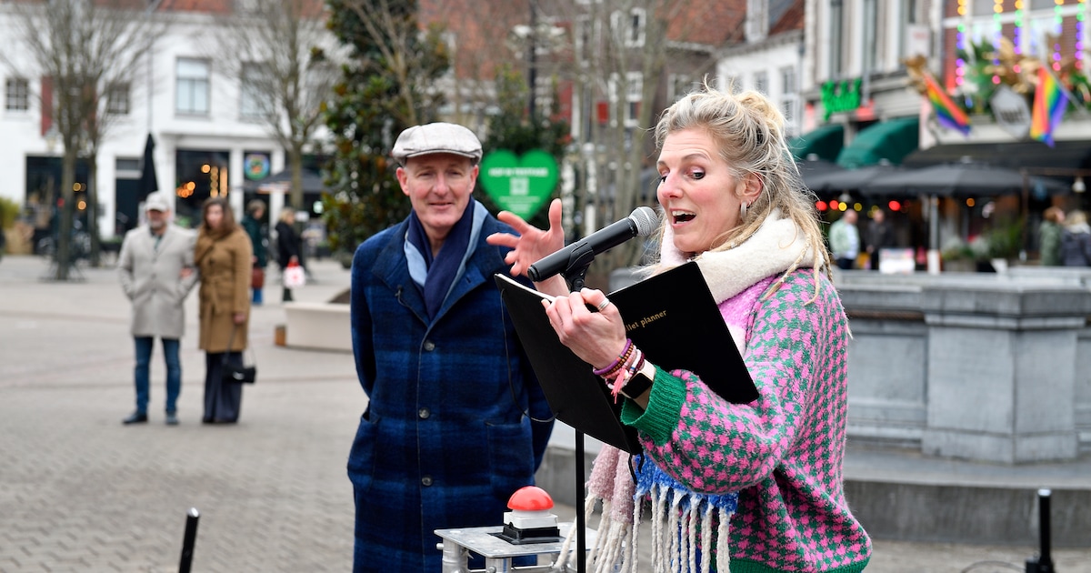 Tanja groeide op in Borne en is volgens de jury van het Utrechts Cabaret Festival de leukste en de b