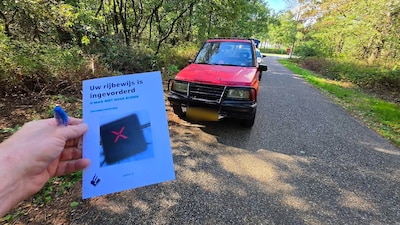 Automobilist (17) wordt betrapt op drie overtredingen tegelijk en moet rijbewijs inleveren